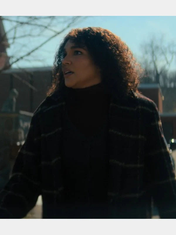 Allison Hargreeves The Umbrella Academy S 04 Black Plaid Coat